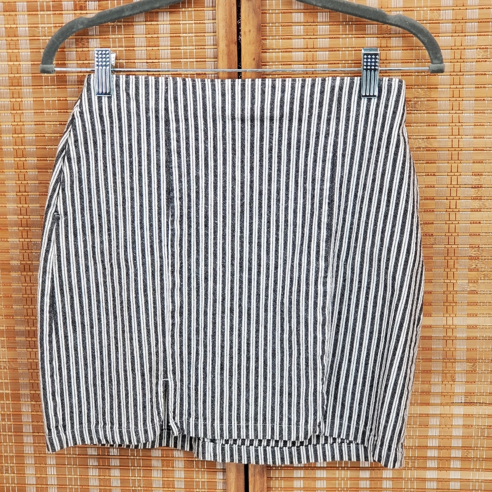 ◇ Hollister Ultra High-Rise Striped Mini Skirt Small Gray White